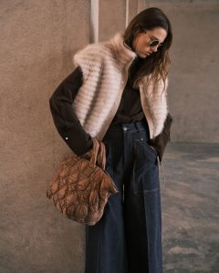 Dámská prošívaná kabelka