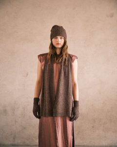 Zimní čepice s třpytivými detaily Zimní čepice s třpytivými detaily