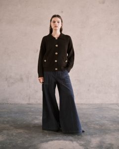 Dámský svetr rozepínací s límečkem Dámský svetr rozepínací s límečkem