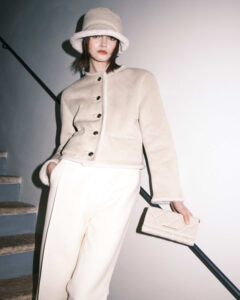 Dámská peněženka s řetízkem